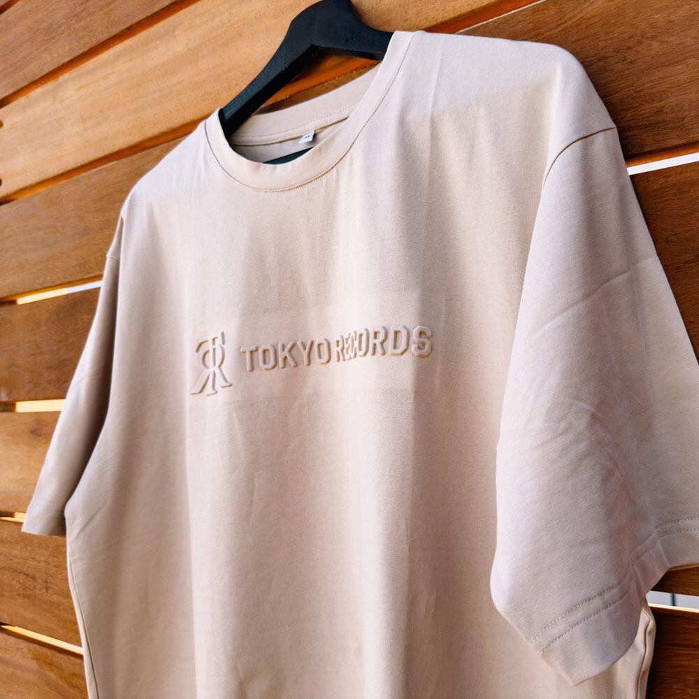 エンボスロゴTシャツ-ベージュ
