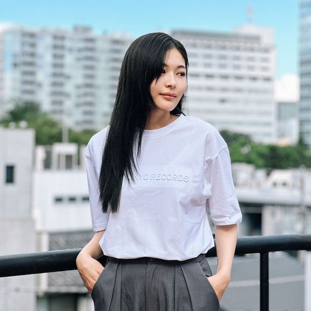 エンボスロゴTシャツ-ホワイト